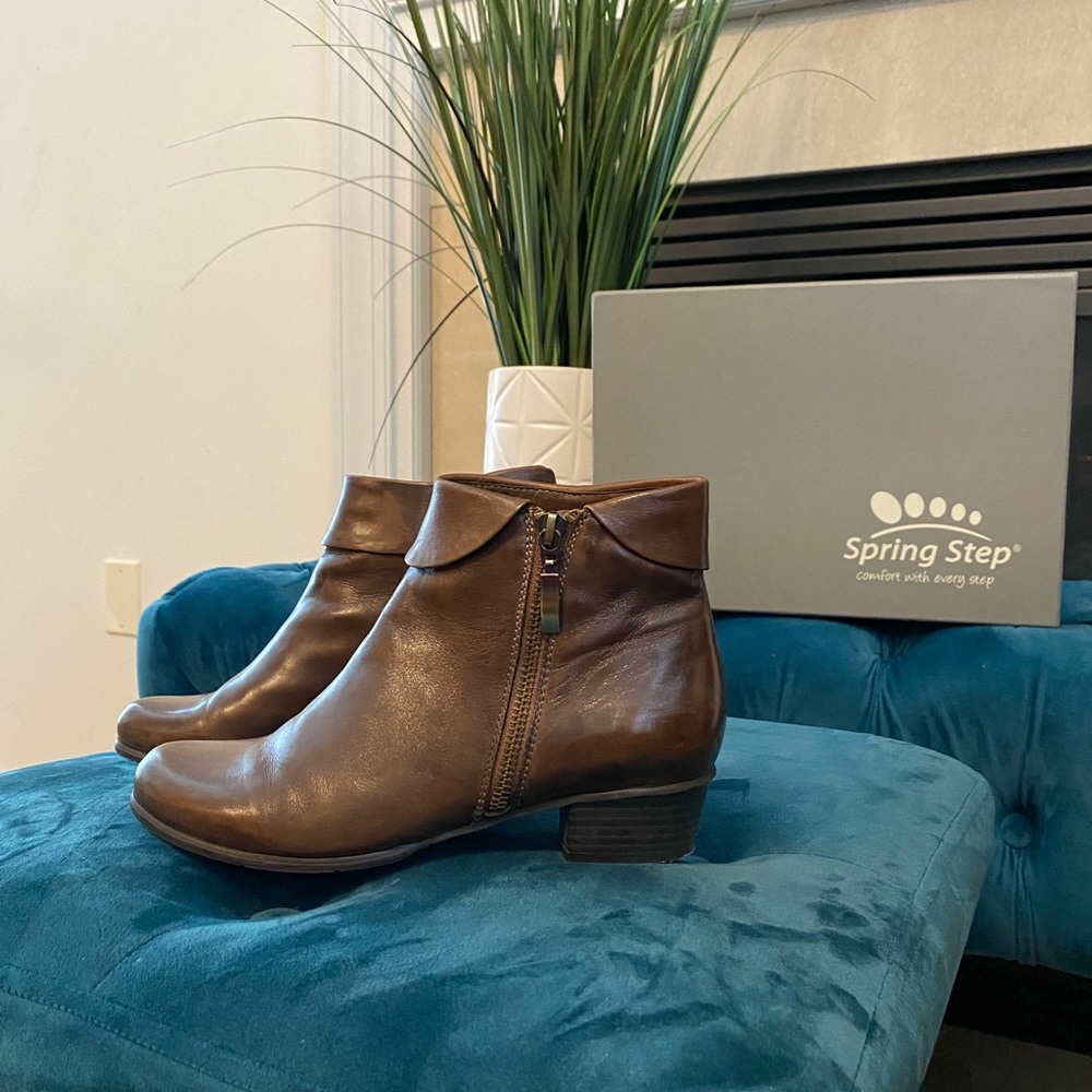 Spring Step booties - Picture 2 of 4